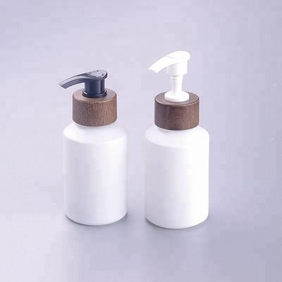 o ombro 200ml oblíquo revestiu os frascos cosméticos de bambu do vidro branco com o tampão de madeira