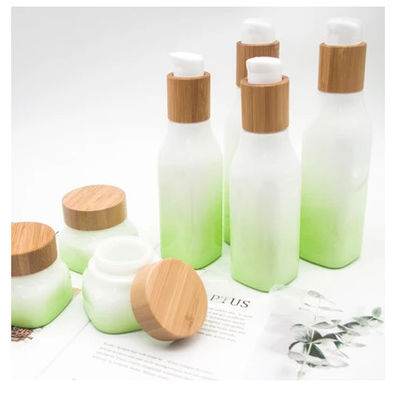 Recipiente cosmético da loção do tampão verde da tampa de OPAL Glass Bottle With Wood do inclinação