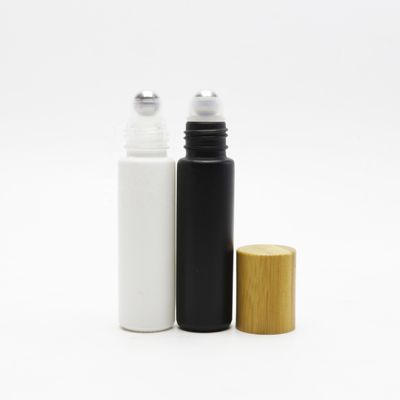 o rolo cosmético de bambu de 5ml 10ml nas garrafas de óleo essencial de vidro perfuma personalizado
